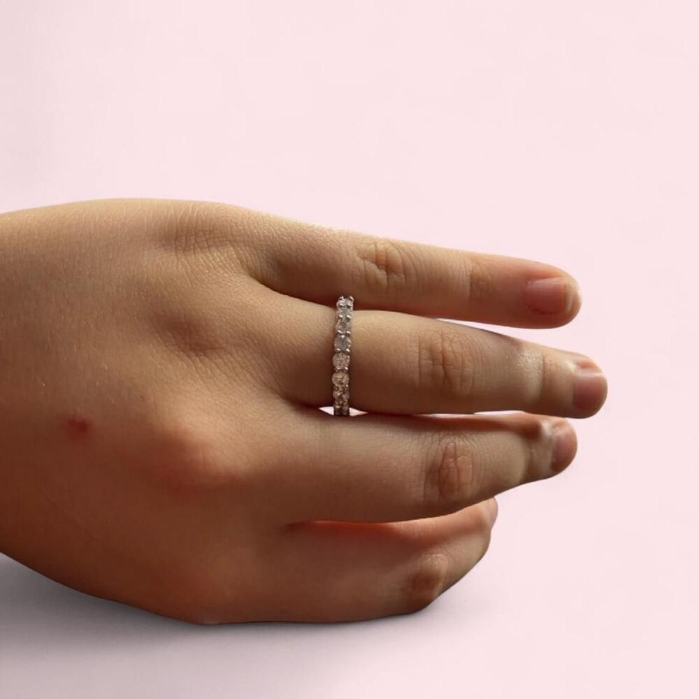 Silver ring with small diamonds size 8